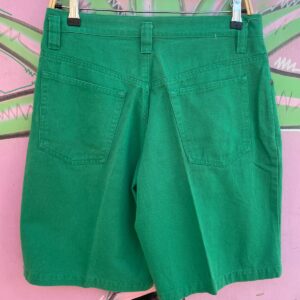 BADGE 1980S-90S 100% COTTON APPLE GREEN PLEATED FRONT BERMUDA SHORTS in GREEN