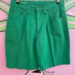 1980S-90S 100% COTTON APPLE GREEN PLEATED FRONT BERMUDA SHORTS