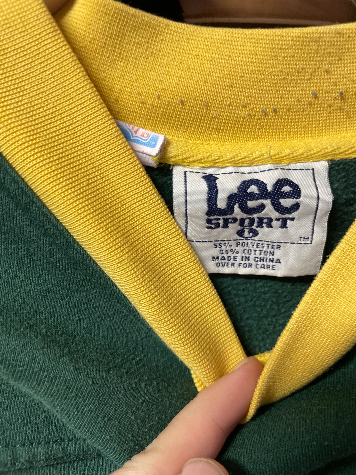 lee EMBROIDERED NFL GREEN BAY PACKERS PULLOVER SWEATSHIRT - CONTRAST RINGER COLLAR in GREEN, YELLOW, WHITE