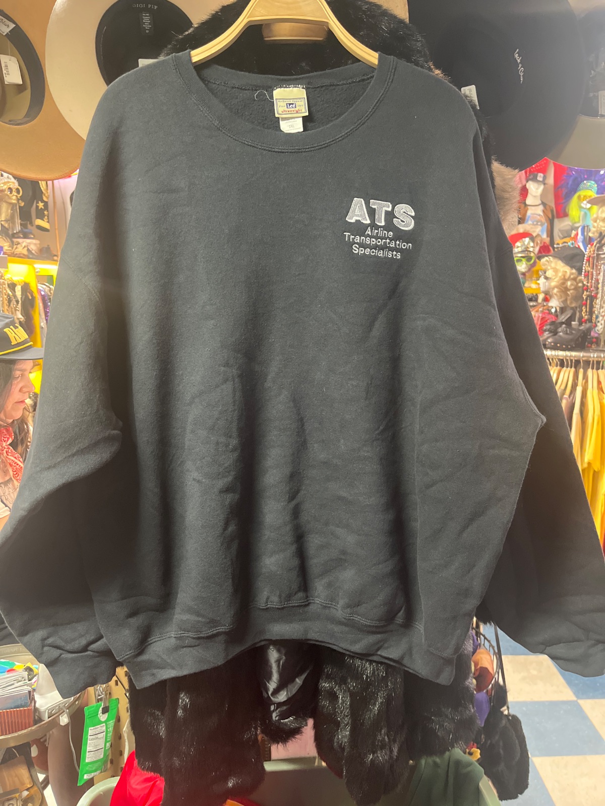 LEE 1990S OVERSIZED EMBROIDERED ATS AIRLINE TRANSPORTATION SPECIALISTS SWEATSHIRT in BLACK, WHITE