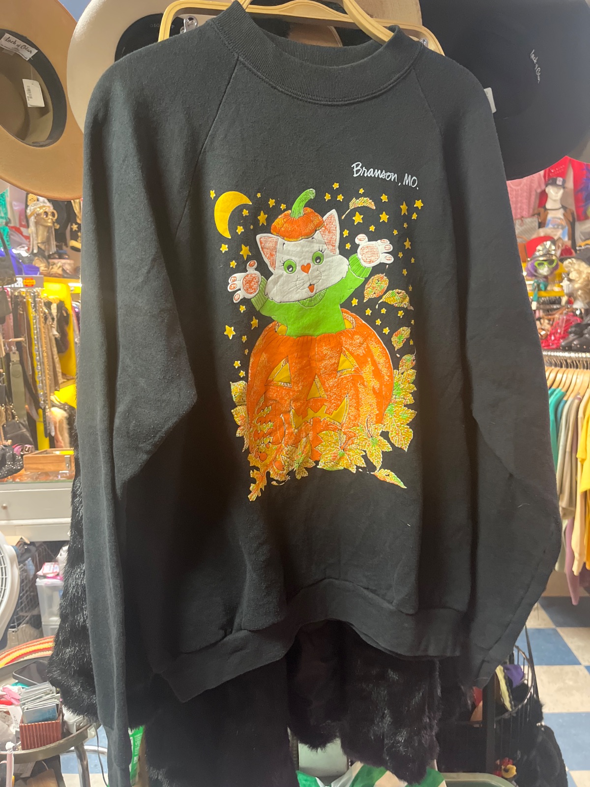 FUN! 1980S-90S CREWNECK SWEATSHIRT HALLOWEEN CAT PUMPKIN GRAPHIC BRANSON, MO in BLACK, ORANGE, GREEN