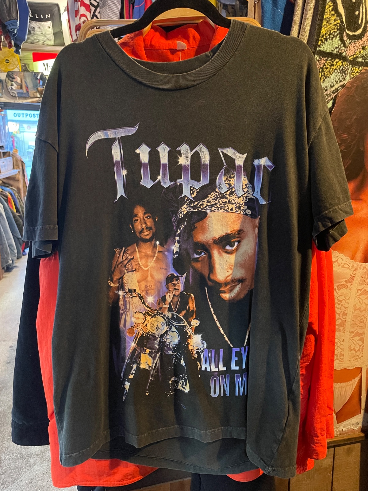 TUPAC BLACK T-SHIRT ALL EYEZ ON ME GRAPHIC in BLACK, MULTI