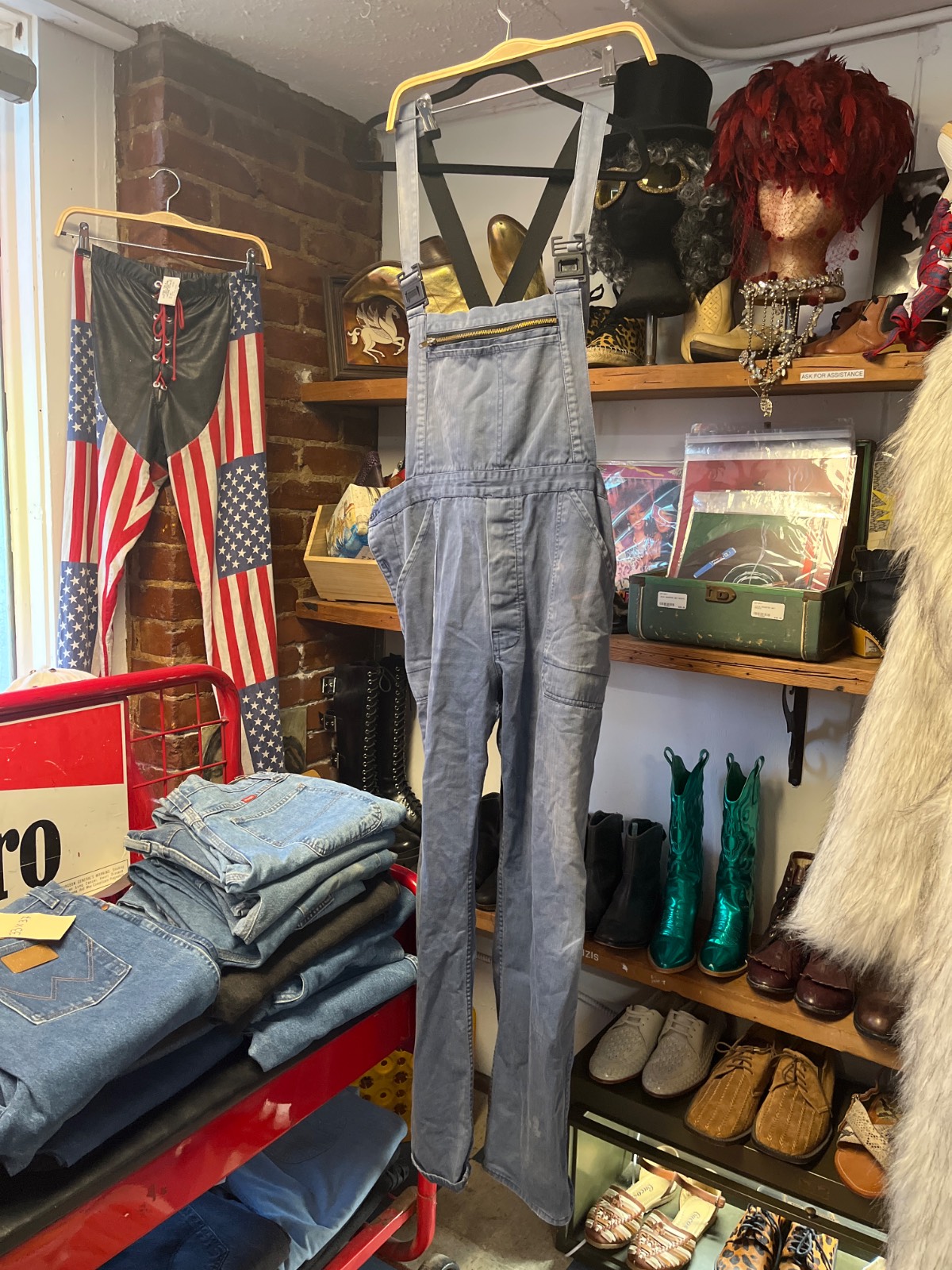 PERFECTLY FADED HERRINGBONE TWILL FRENCH WORKWEAR OVERALLS, ELASTIC STRAPS in BLUE, BLACK