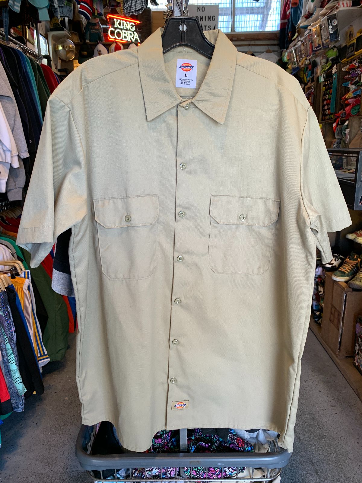 DICKIES CLASSIC DICKIES SHORT SLEEVE BUTTON DOWN WORK SHIRT in TAN