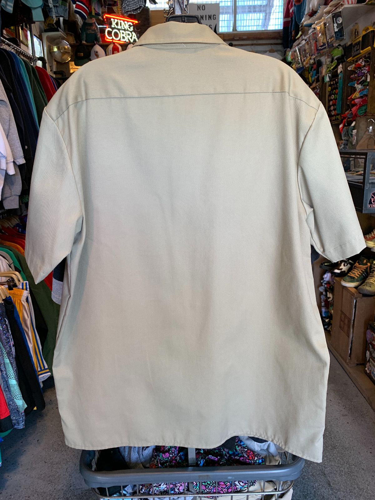 DICKIES CLASSIC DICKIES SHORT SLEEVE BUTTON DOWN WORK SHIRT in TAN