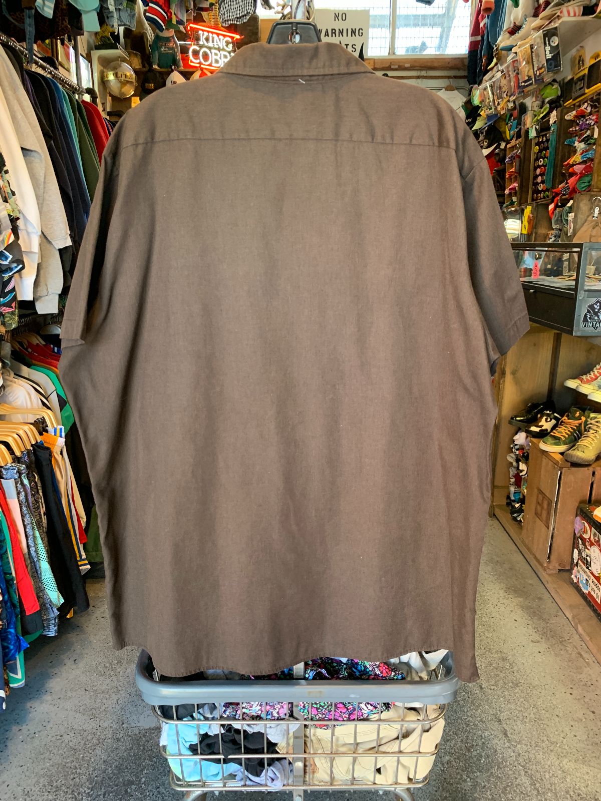 DICKIES EMBROIDERED DOGFISH HEAD ALE MECHANICS STYLE SHORT SLEEVE BUTTON DOWN WORK SHIRT in BROWN