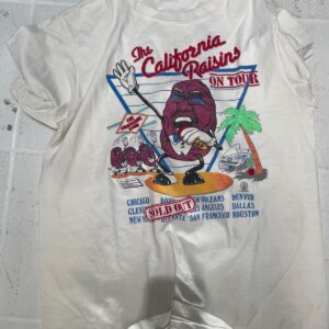 THE CALIFORNIA RAISINS ON TOUR GRAPHIC T-SHIRT in WHITE, RED, BLUE