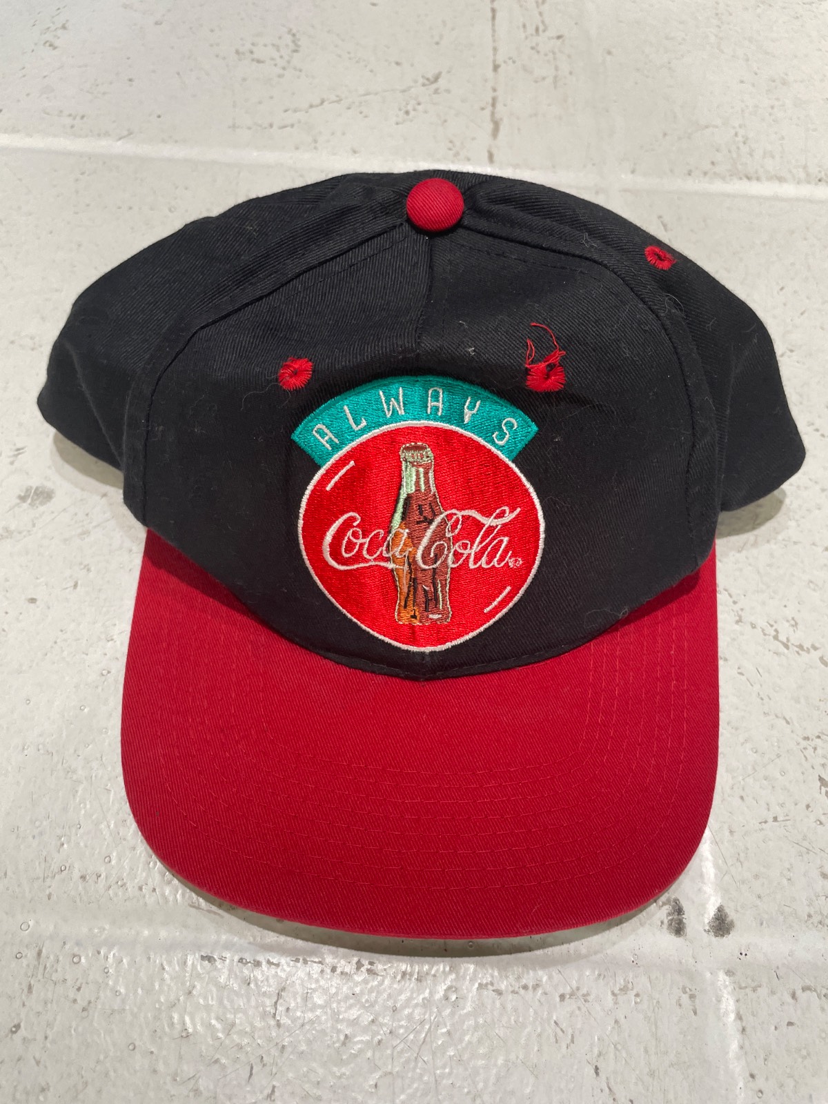 COCA-COLA BLACK AND RED SNAPBACK HAT WITH BOTTLE PATCH in BLACK, RED, GREEN