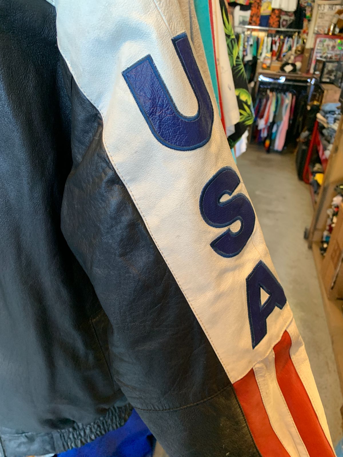 GOLDEN LEATHER AS-IS BLACK AND WHITE USA FLAG LEATHER JACKET in BLACK