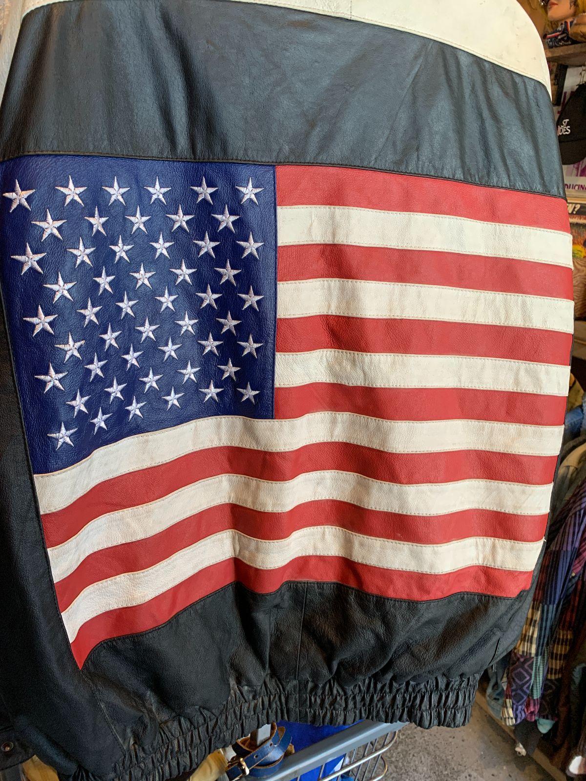 GOLDEN LEATHER AS-IS BLACK AND WHITE USA FLAG LEATHER JACKET in BLACK