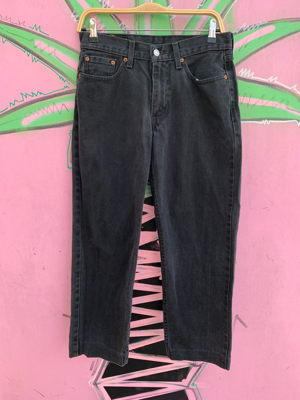 LEVIS AS-IS PERFECT FADE WITH LIGHT DISTRESS HEMMED LEVIS 550 STRAIGHT LEG 29X26 in BLACK