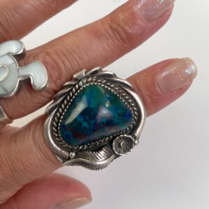 *AS-IS* *SIGNED* SPOTTED TURQUOISE STONE ORNATE LEAF & FLORAL METAL WORK SETTING - SIGNED S.I.Y. in TURQUOISE, TEAL, GREEN