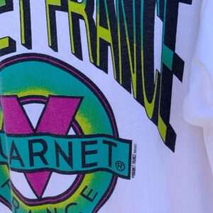 VUARNET RAD! 1990S 100% COTTON OVERSIZED VUARNET SINGLE STITCH T-SHIRT LARGE BACK GRAPHIC in WHITE, PINK, YELLOW