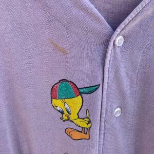 *AS-IS* 1990S PERFECTLY SUN FADED LOONEY TUNES 100% COTTON BASEBALL JERSEY WITH TWEETY & SYLVESTER GRAPHIC in BROWN, RED, YELLOW