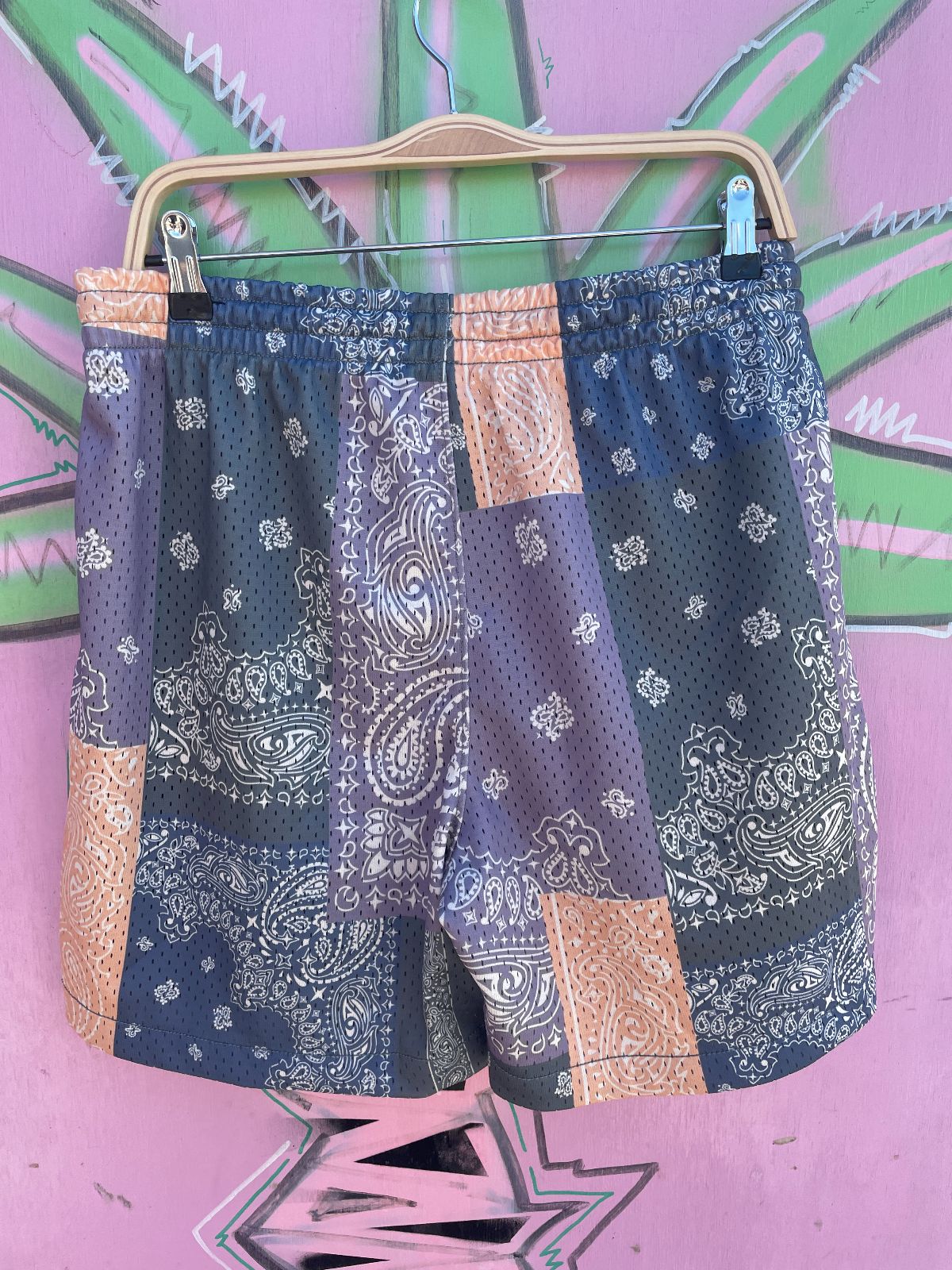 LCKR PASTEL BANDANA PATCHWORK MESH BASKETBALL SHORTS in GREY, PEACH, PURPLE