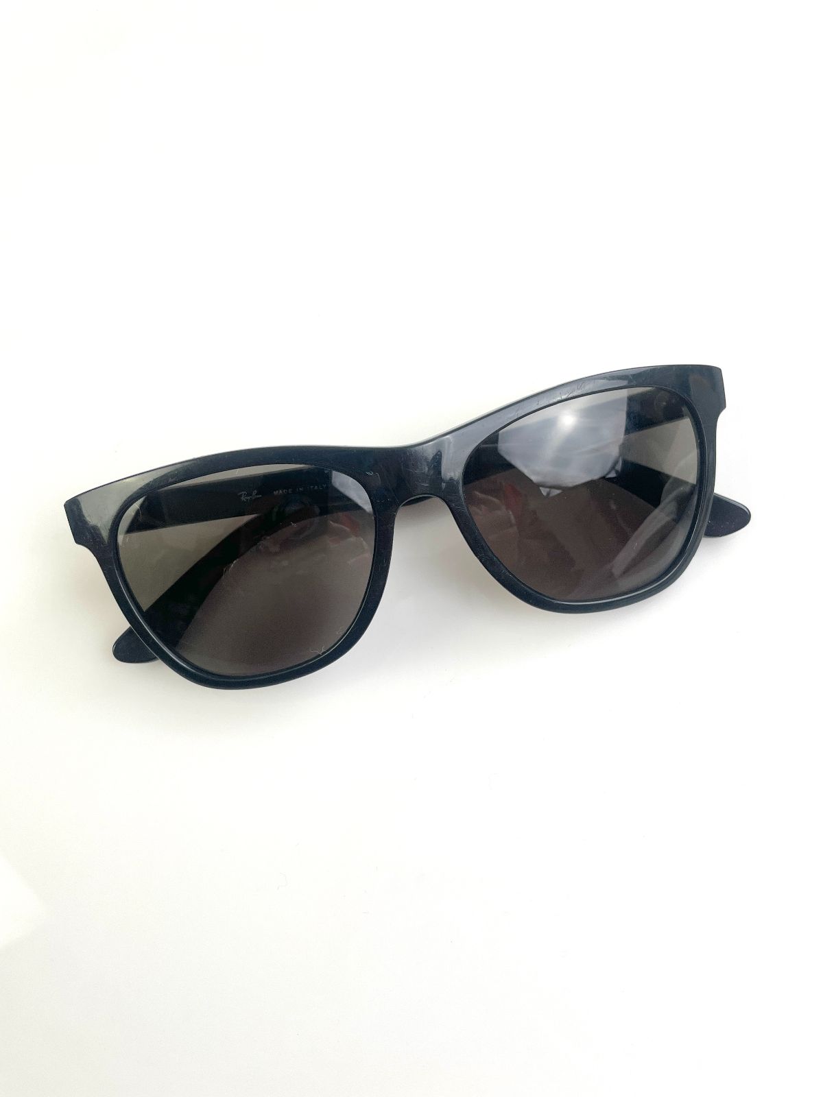 RAY-BAN *AS-IS* CLASSIC RAY BAN 4184 WAYFARER SUNGLASSES, CUSTOM POLARIZED LENSE, ANTI REFLECTIVE COATING - MADE IN ITALY in BLACK