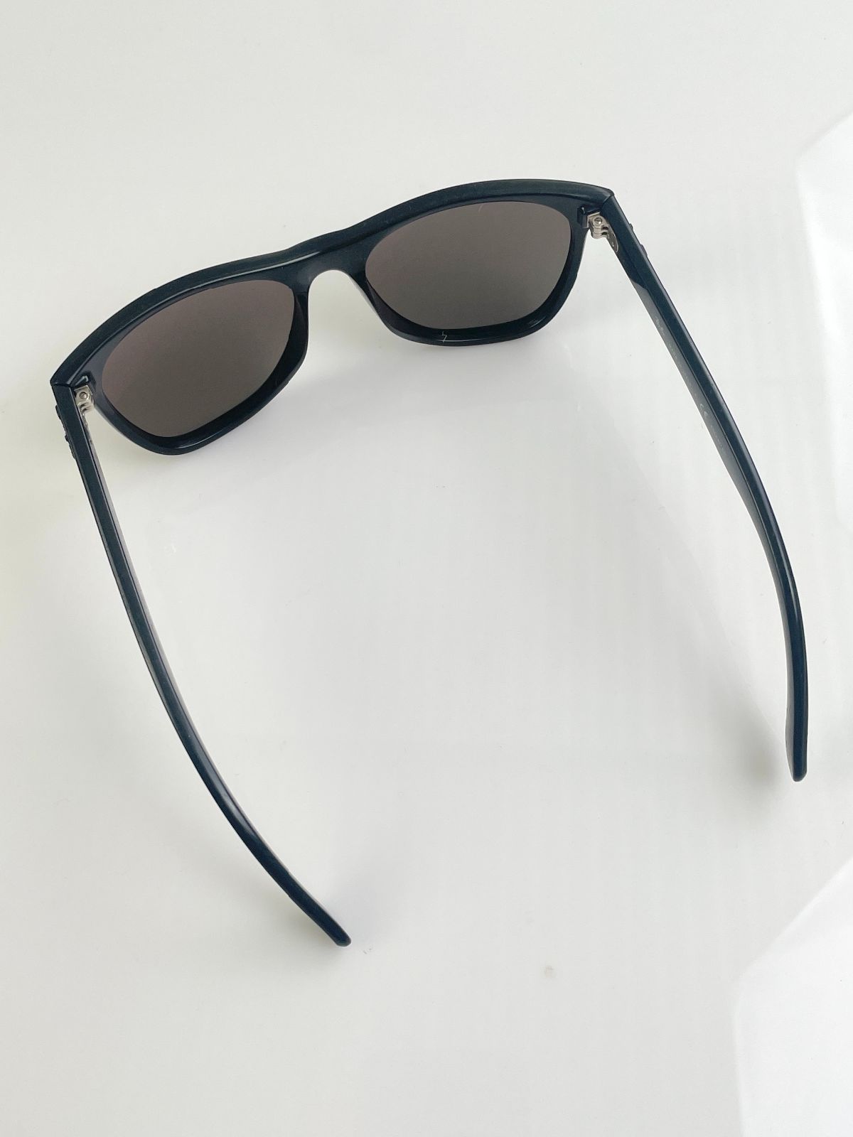 RAY-BAN *AS-IS* CLASSIC RAY BAN 4184 WAYFARER SUNGLASSES, CUSTOM POLARIZED LENSE, ANTI REFLECTIVE COATING - MADE IN ITALY in BLACK