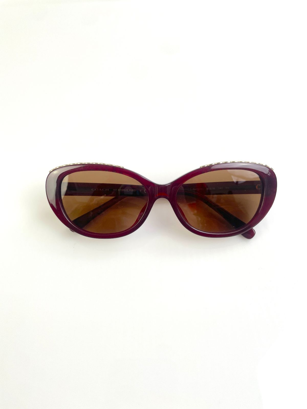COACH CUSTOM TINT, ROUNDED CAT EYE SUNGLASSES, MONOGRAM C-CHAIN EMBELLISHED TOP BROW - AUBERGINE in MAROON,