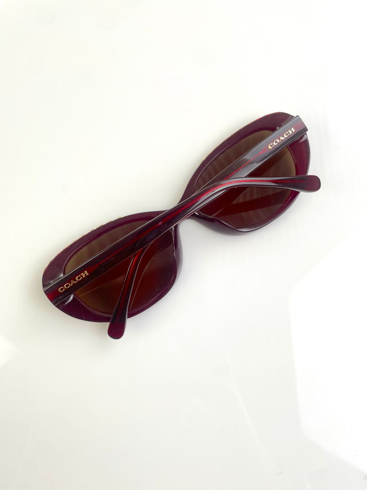 COACH CUSTOM TINT, ROUNDED CAT EYE SUNGLASSES, MONOGRAM C-CHAIN EMBELLISHED TOP BROW - AUBERGINE in MAROON,