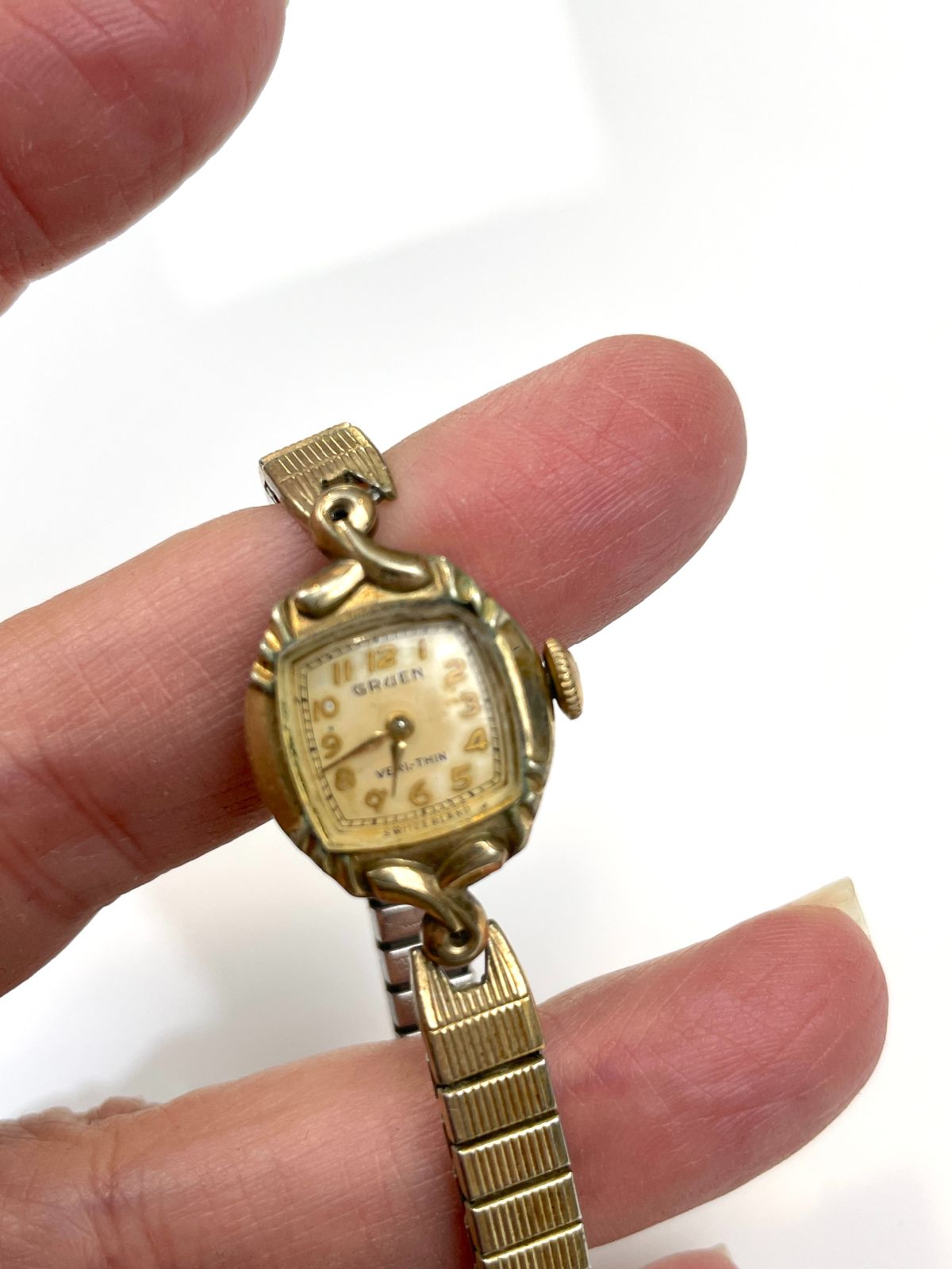 GRUEN *AS-IS* SWEET 1960S 14K GOLD-FILL LADIES WIND-UP WATCH, STRETCH BAND in GOLD