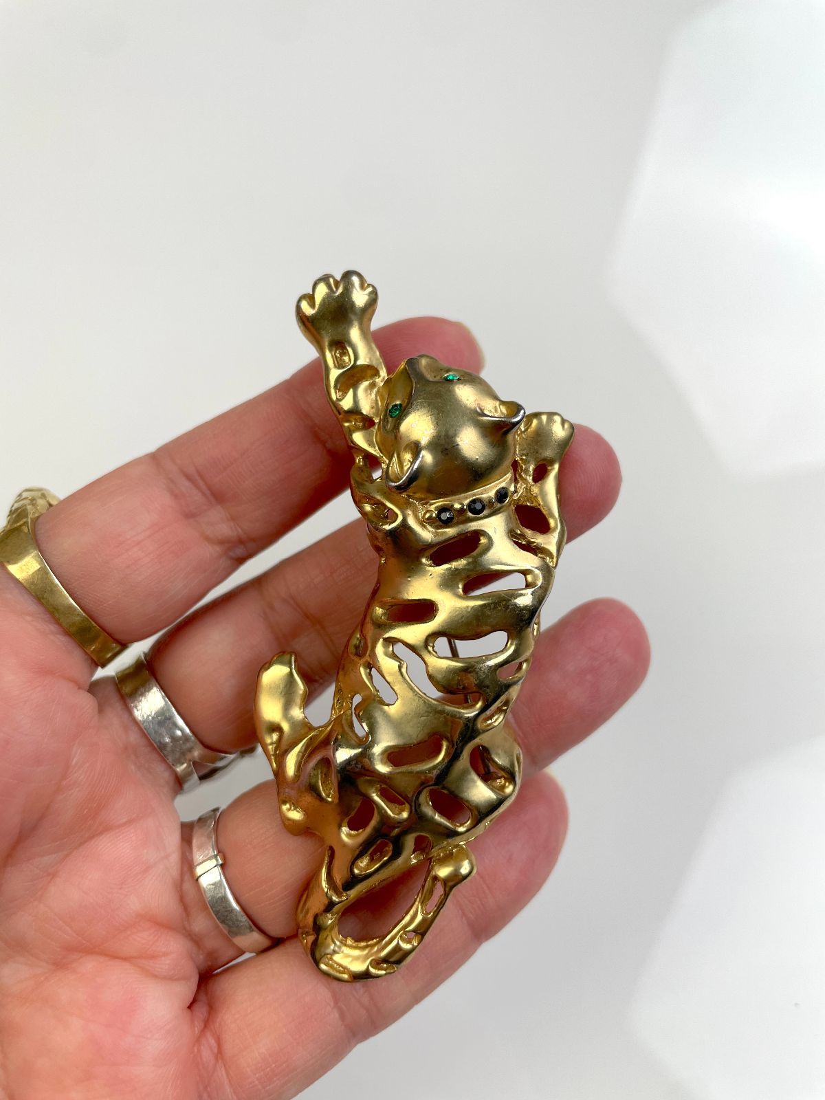 MATTE GOLD TIGER BROOCH CUT OUT, BLACK RHINESTONE ACCENTS