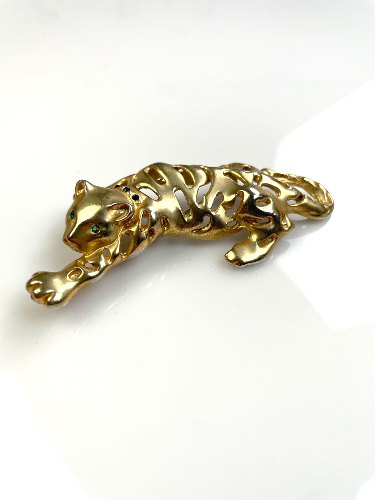 MATTE GOLD TIGER BROOCH CUT OUT, BLACK RHINESTONE ACCENTS