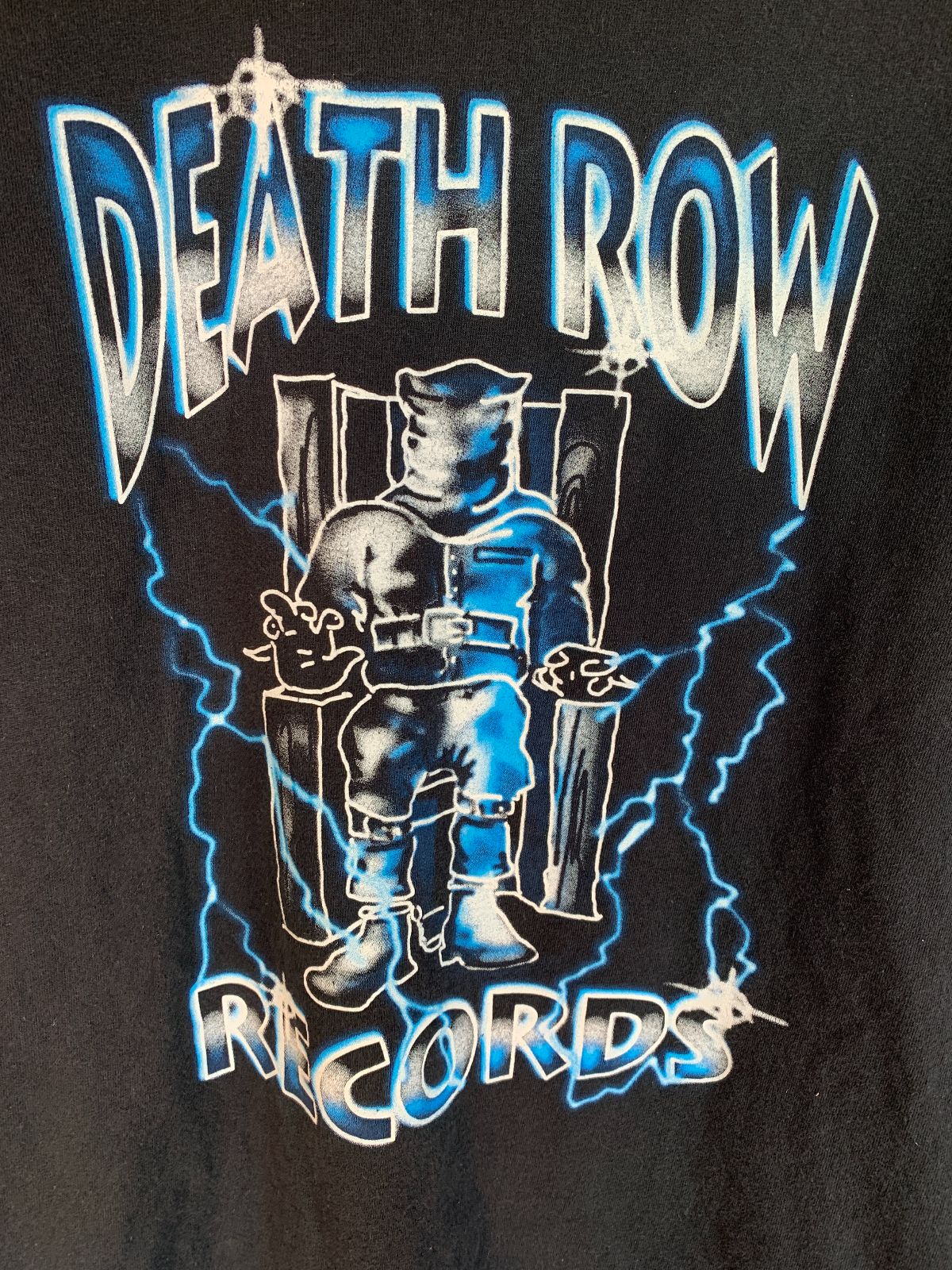 DEATH ROW RECORDS AND RIPPLE DEATH ROW RECORDS ELECTRIC CHAIR FRONT GRAPHIC BLACK T-SHIRT in BLACK