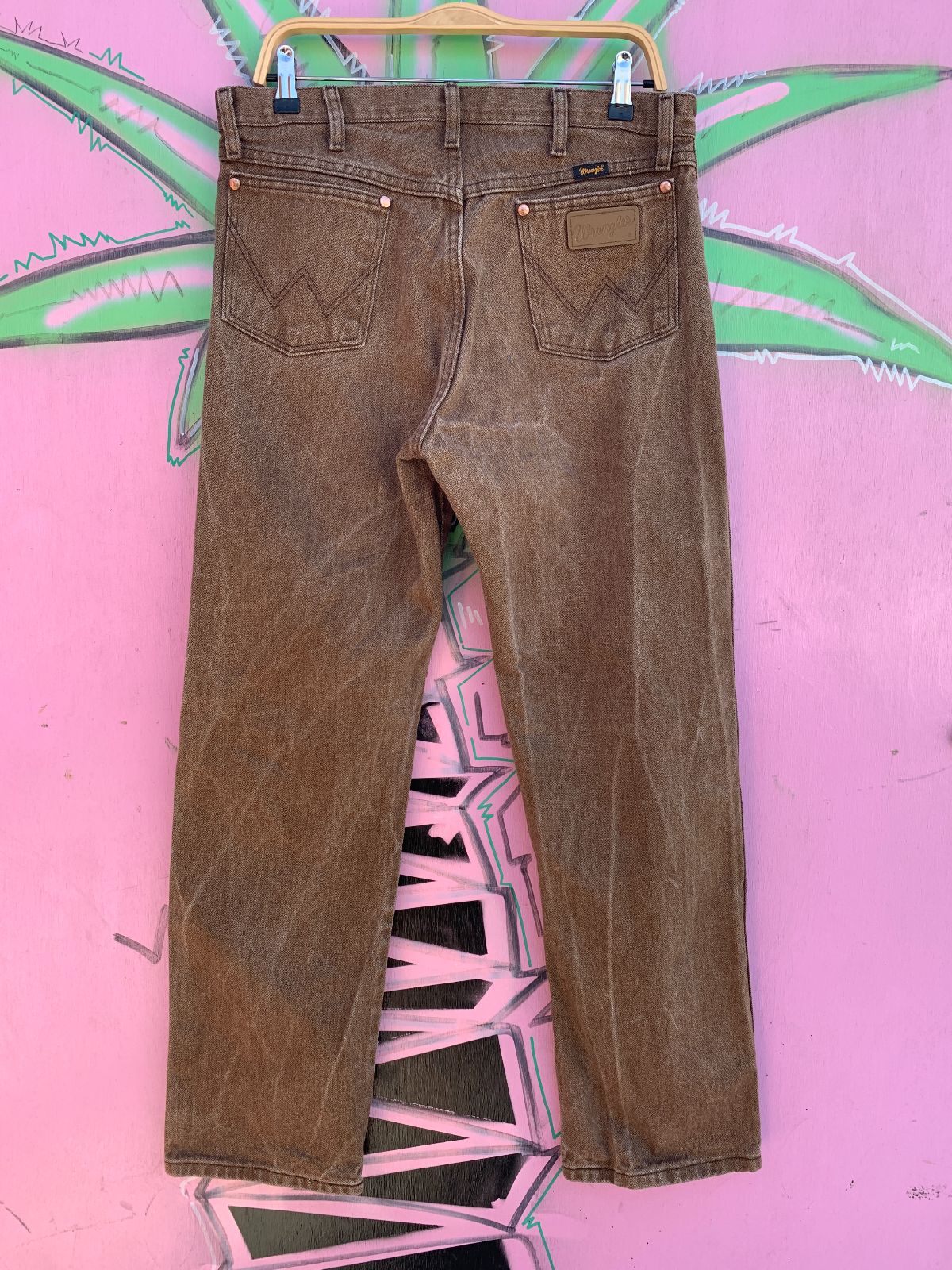 WRANGLER FADED WRANGLER A001 BROWN STRAIGHT LEG JEANS in BROWN