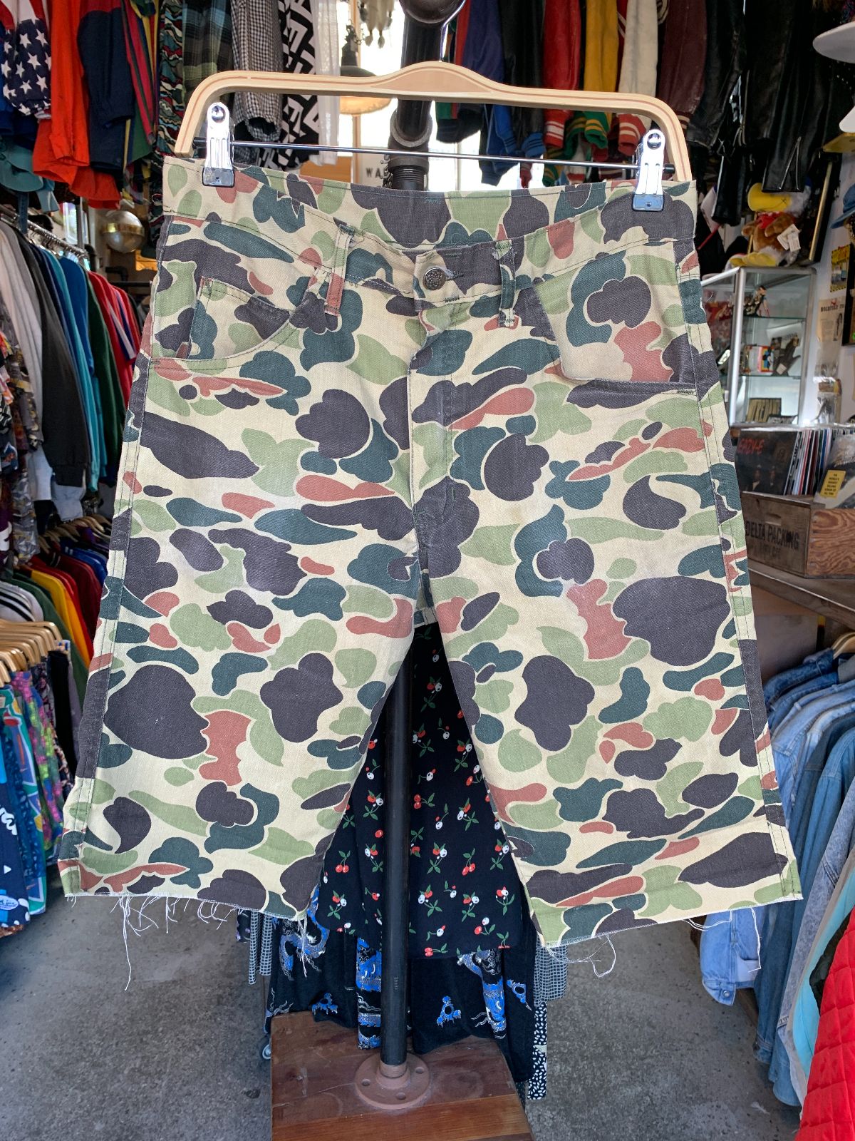 CHARLES DALY AS-IS 80S DISTRESSED CHARLES DALY CAMO CUT OFF SHORTS in GREEN