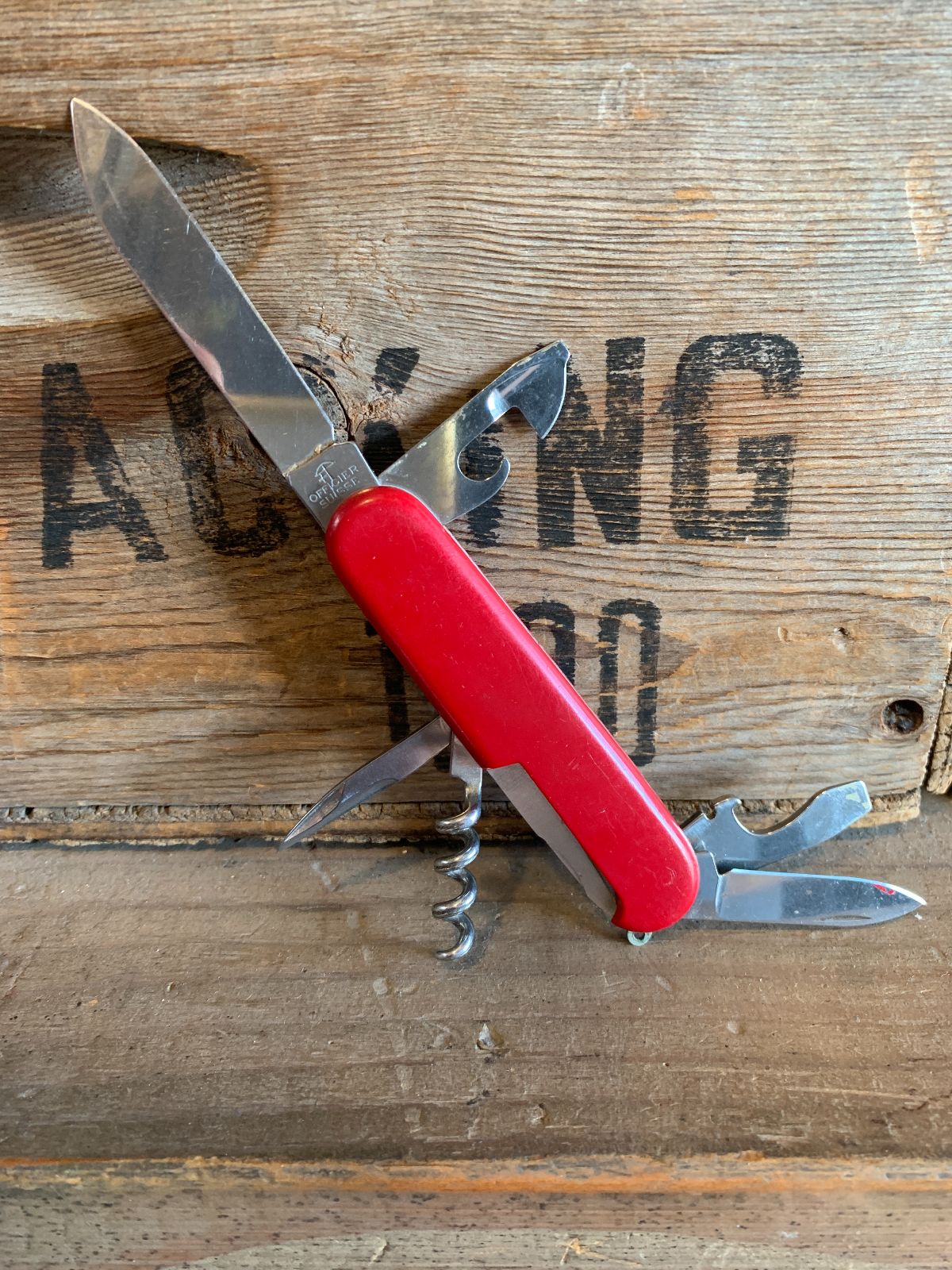 VICTORINOX VICTORINOX SWISS ARMY RED POCKET FOLDING KNIFE MULTI TOOL in RED
