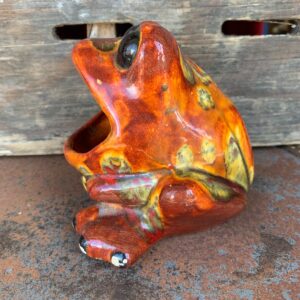 CERAMIC FROG WITH OPEN MOUTH FIGURINE in BROWN