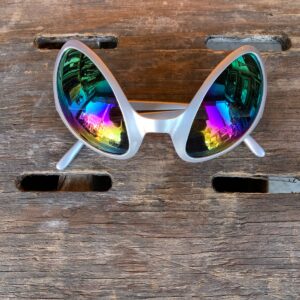 AS-IS Y2K RAVE WARE ALIEN EYE SUNGLASSES in SILVER