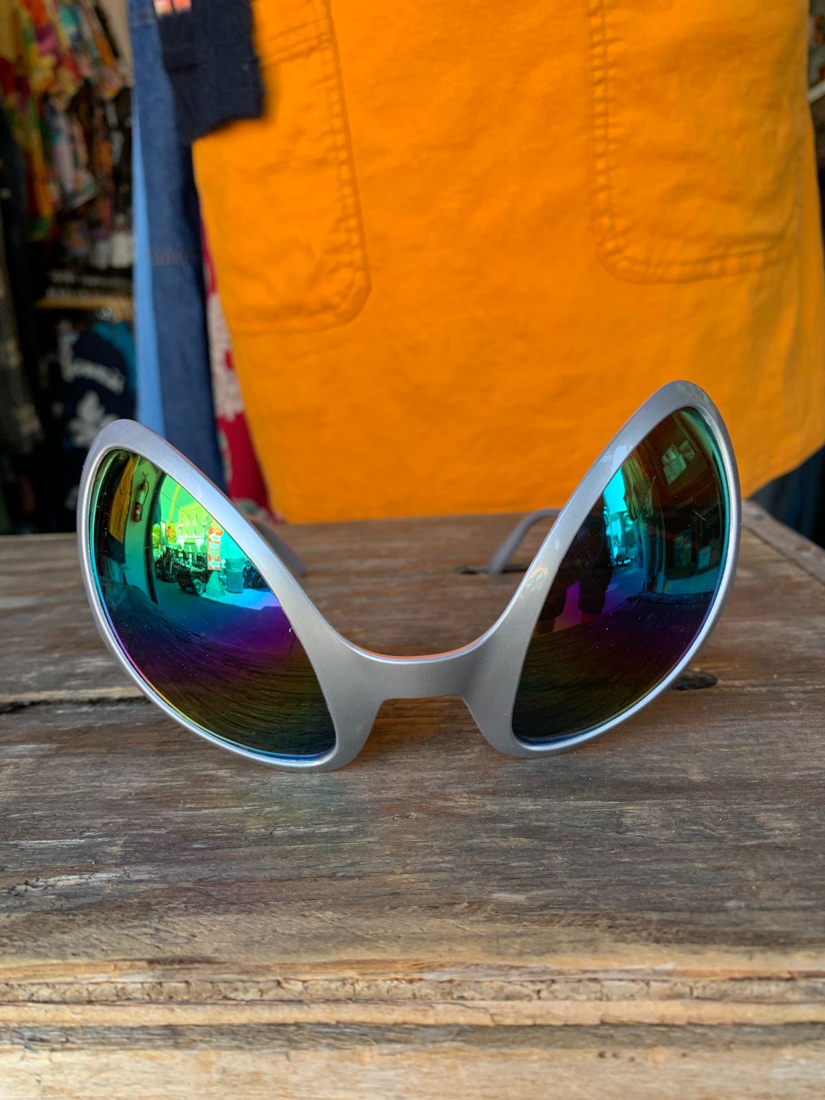 AS-IS Y2K RAVE WARE ALIEN EYE SUNGLASSES in SILVER