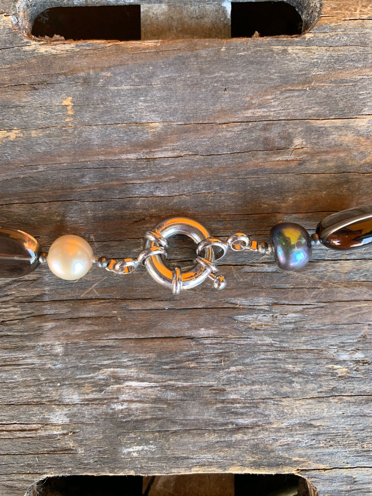 PEARL AND GLASS BEADED NECKLACE in BROWN