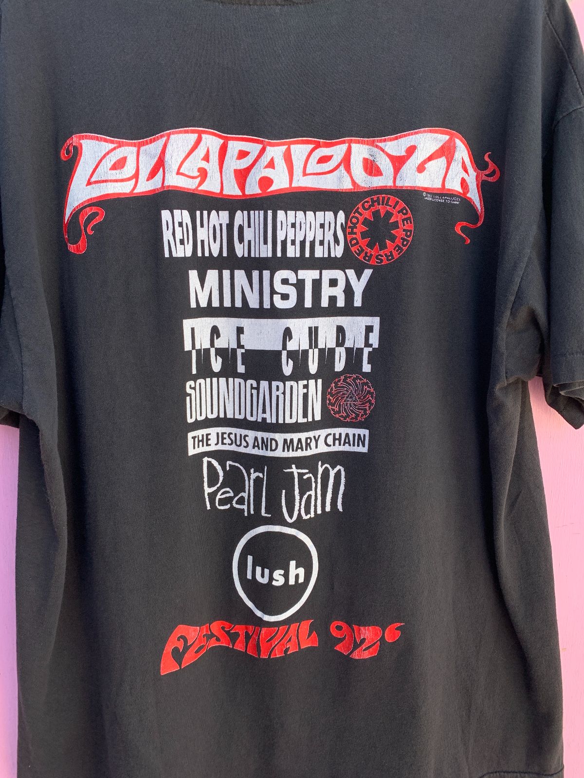 HANES 1992 DRAGONFLY LOLLAPALOOZA FESTIVAL CONCERT SINGLE STITCH T-SHIRT in BLACK