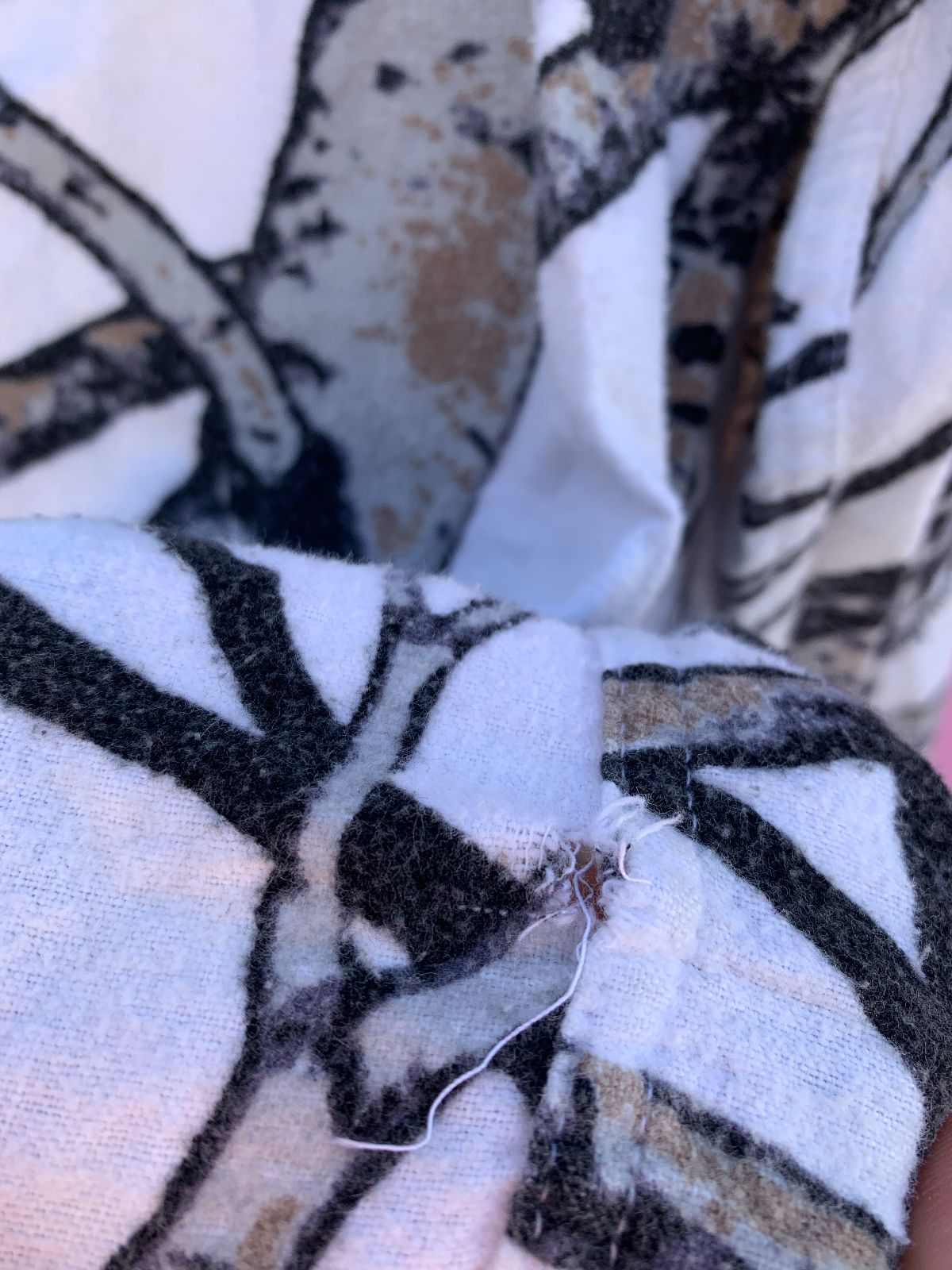 SUPREME *AS-IS* SUPREME REALTREE FLEECE BUTTON DOWN SHIRT in WHITE