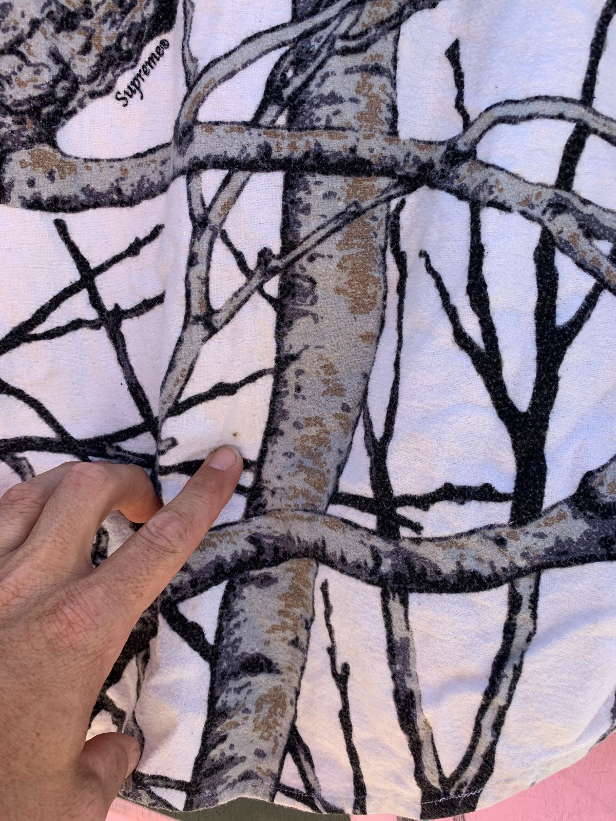SUPREME *AS-IS* SUPREME REALTREE FLEECE BUTTON DOWN SHIRT in WHITE