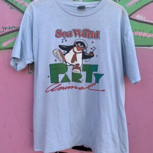 CAL CRU *AS-IS* 1990S SEA WORLD PENGUIN PARTY ANIMAL SINGLE STITCH T-SHIRT in WHITE, GREEN, ORANGE